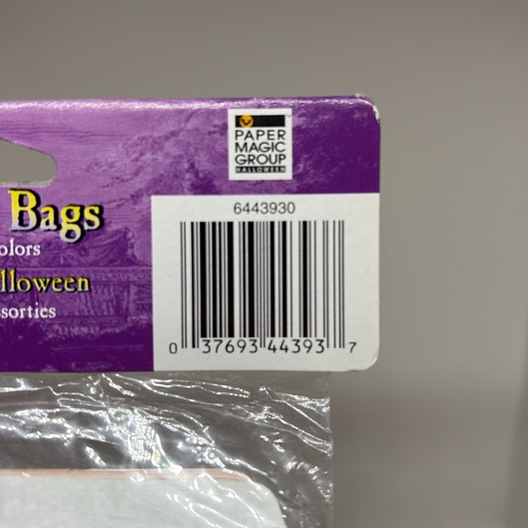 40 Halloween themed paper favor bags by the Paper Magic Group - Picture 8 of 10